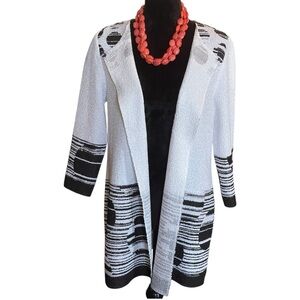 CHICOS TRAVELERS BLACK & WHITE CRUSHED CARDIGAN SZ M